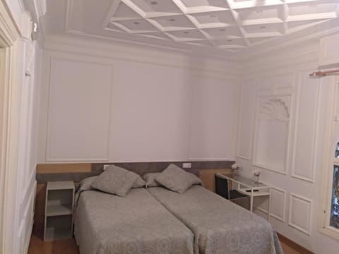 Hostal Rioja Condestable Bed and Breakfast in Logrono