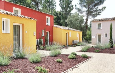 Résidence Odalys Le Village Camarguais Les Gardians Aparthotel in Arles