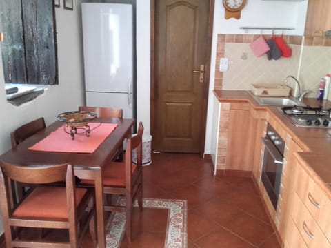 Guest House Dragutinovic Bed and Breakfast in Kotor Municipality