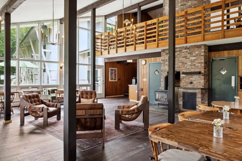 Mountaineer Inn Albergue natural in Mount Snow