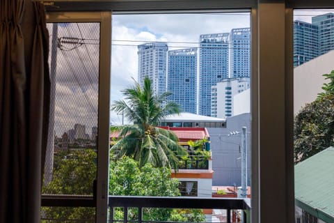 5880 Enriquez Residences Apartamento in Makati