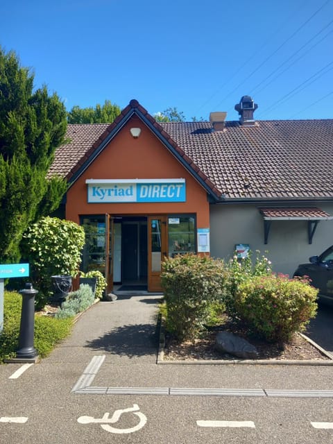 Property building, Facade/entrance