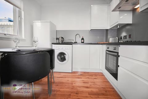Dining area, oven, washing machine, dryer, kitchen, kitchen