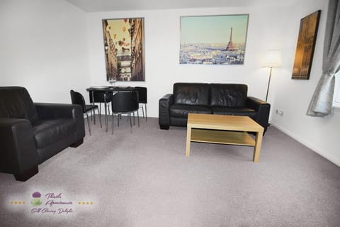 Property building, Spring, Day, Bowling, TV and multimedia, Living room, Seating area, Dining area, Aqua park, Evening entertainment, On site, City view