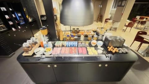 Breakfast, Buffet breakfast