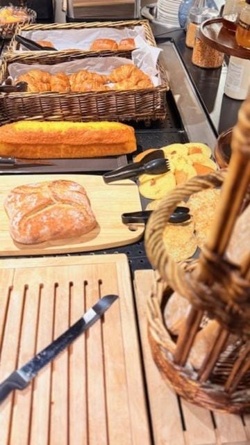 Breakfast, Buffet breakfast