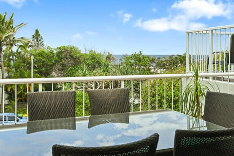 Comfortable & stylish with rooftop spa Condo in Sunrise Beach