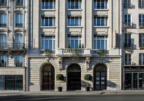 Property building, Facade/entrance