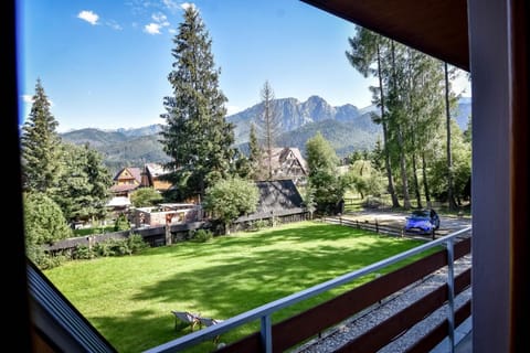 Balcony/Terrace, Mountain view