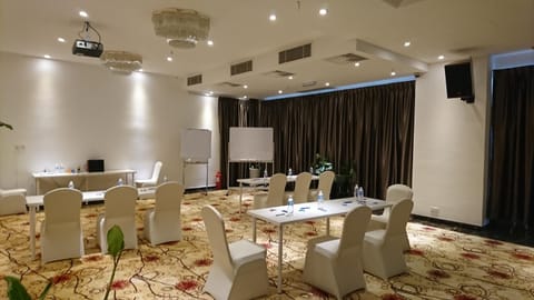 Business facilities, Banquet/Function facilities, Meeting/conference room