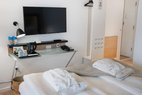 Bed, TV and multimedia, Coffee/tea facilities, Bedroom