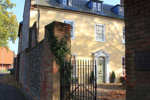 Facade/entrance, Other, Street view