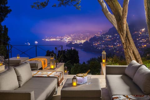Luxurious Villa Overlooking Monaco Villa in Roquebrune-Cap-Martin