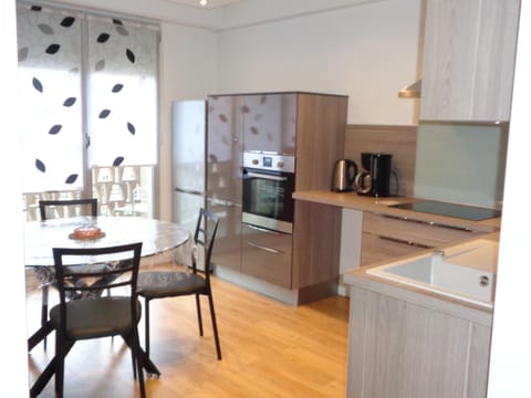 Le Saint Vincent Condo in Epernay