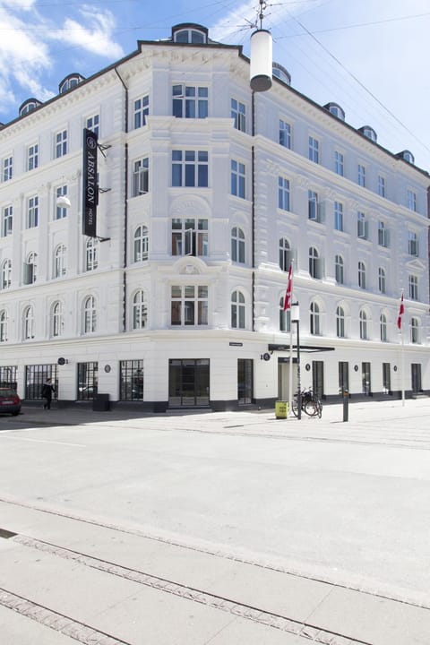 Property building, Facade/entrance, Day, City view, Street view