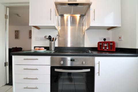 Signature - Atholl House Glasgow Airport Apartment in Scotland