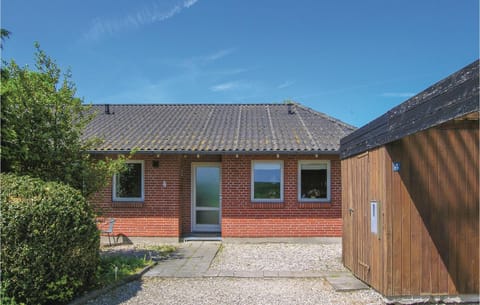 Nice Home In Humble With Kitchen Haus in Rudkøbing