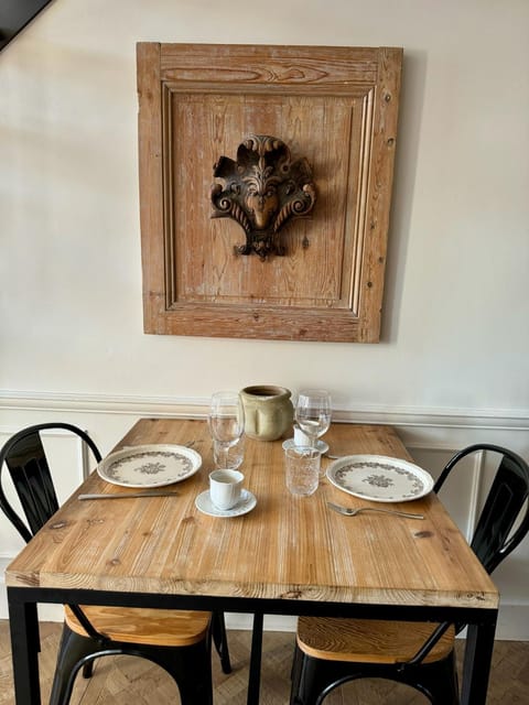 Decorative detail, Dining area