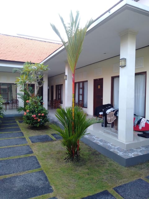 Purnama Guesthouse Bed and Breakfast in North Kuta