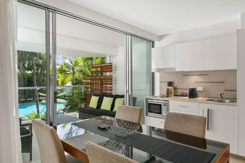 Palm Cove Beach Apartment Condo in Palm Cove