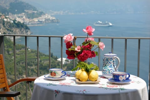 Balcony/Terrace, Balcony/Terrace, Landmark view, Mountain view, Sea view