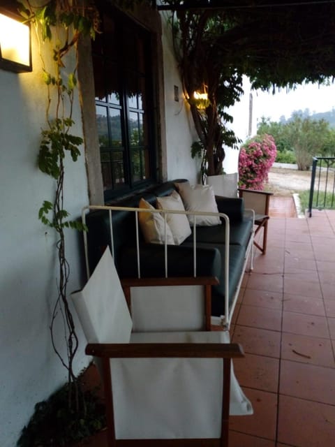 Balcony/Terrace, Decorative detail, Seating area