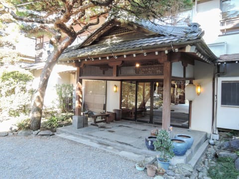神水館 都心から一番近い秘湯八塩温泉 Ryokan in Saitama Prefecture