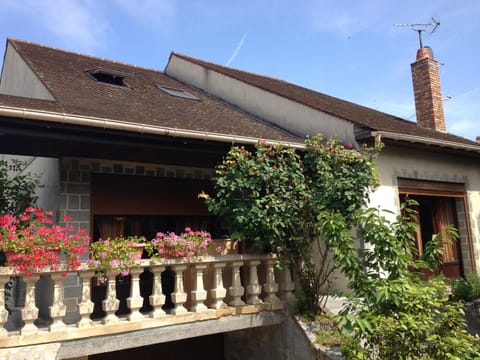 Property building, Day, Garden, Garden view