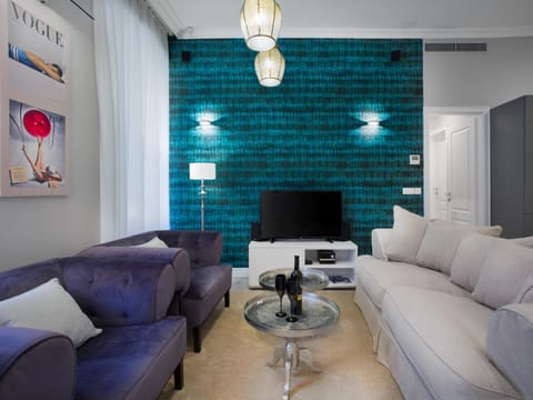 Tailor Two-Bedroom Suite Condo in Dubrovnik