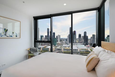 Bed, Photo of the whole room, Bedroom, City view