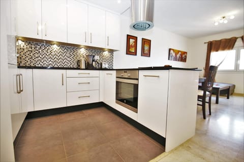 Dining area, Communal kitchen