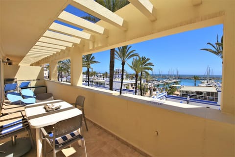 View (from property/room), Balcony/Terrace, Seating area, Dining area, sunbed