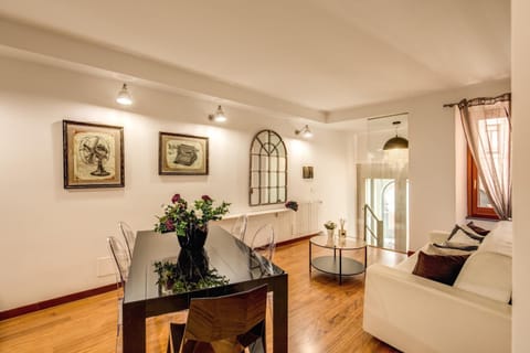 Pantheon Miracle Suite Condo in Rome