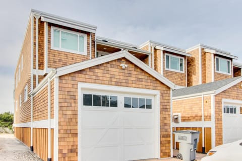 Salt Water Beach House House in Rockaway Beach