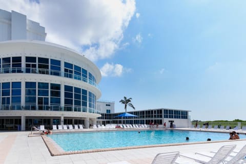 Castle Beach: Serenity Condo Hotel in Miami Beach