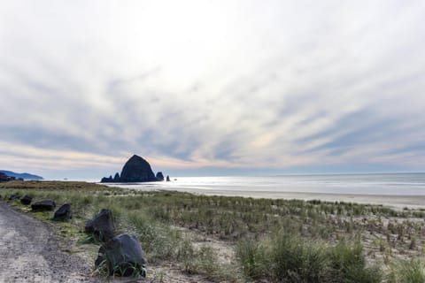 Historic Haystack Cabin House in Cannon Beach