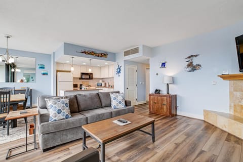 Sand & Sea: Blue Haven (412) Apartment in Seaside