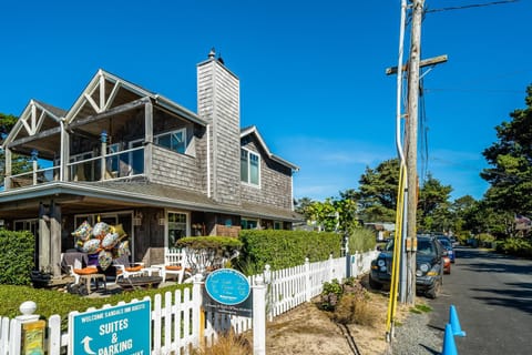 Sandals Inn | Oceanside Cabana Casa in Cannon Beach
