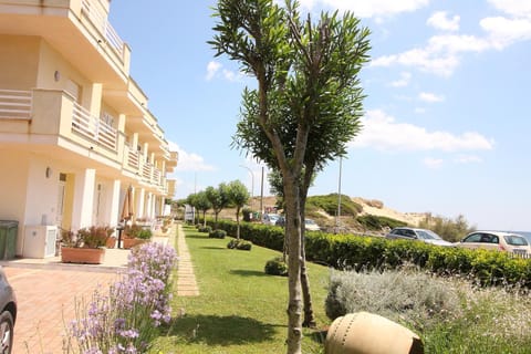 Property building, Garden, Garden view, Sea view