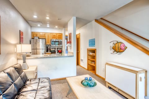 Beaches Inn | Pacific Surf Townhouse House in Cannon Beach