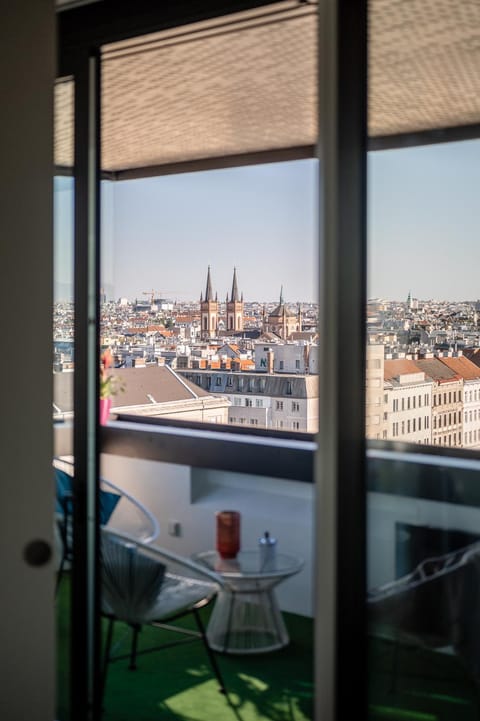 Balcony/Terrace, City view