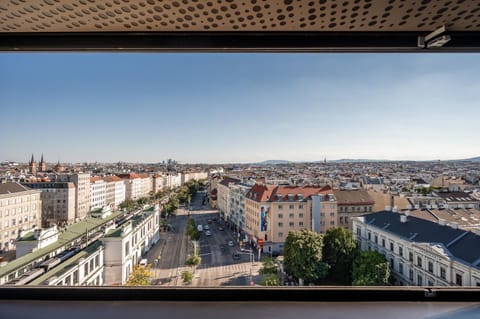 Balcony/Terrace, City view