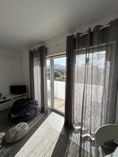 Balcony/Terrace, Living room, Mountain view