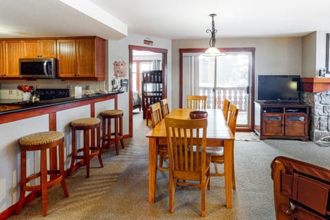 Eagle Springs East 201: Horsetail Suite Condo in Wasatch County