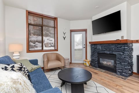 Powderhorn Lodge 102: Sego Lily Suite Apartment in Wasatch County