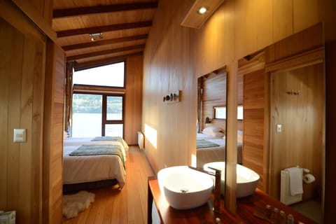 Photo of the whole room, Bedroom, Sea view