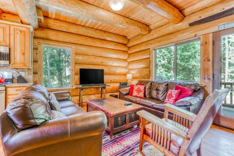 Skiing Bear Chalet House in Clackamas County