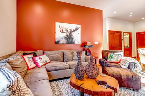 Eagle Springs East 101: Red-wing Suite Apartment in Wasatch County