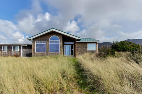 Beach Whale Casa in Rockaway Beach