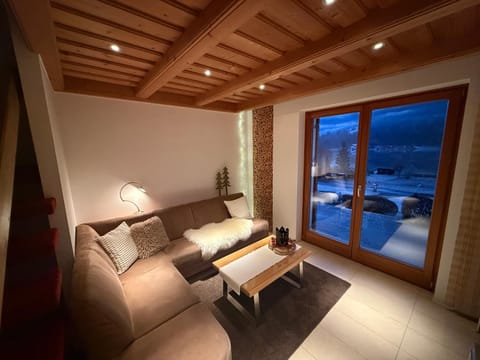 Living room, Lake view